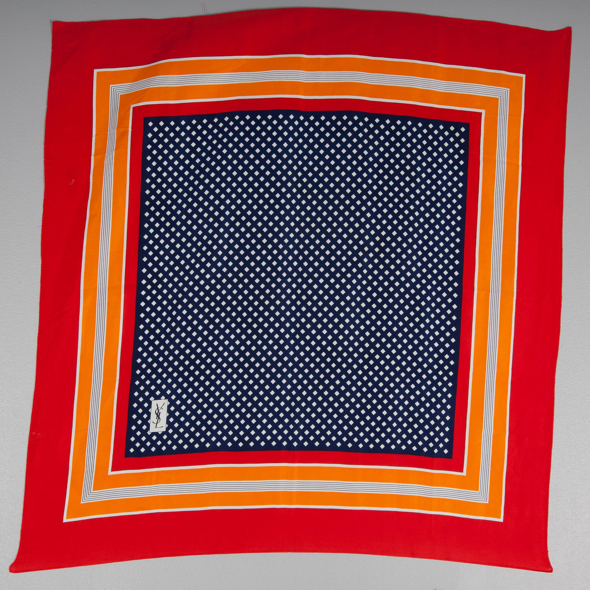 SCARF, Yves Saint Laurent.