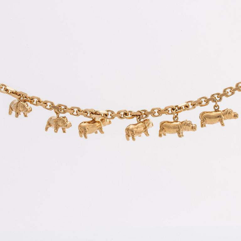 GOLD NECKLACE 18K w 6 charms shaped as hippopotamuses, 110,8 g, Lomelius Malmö.