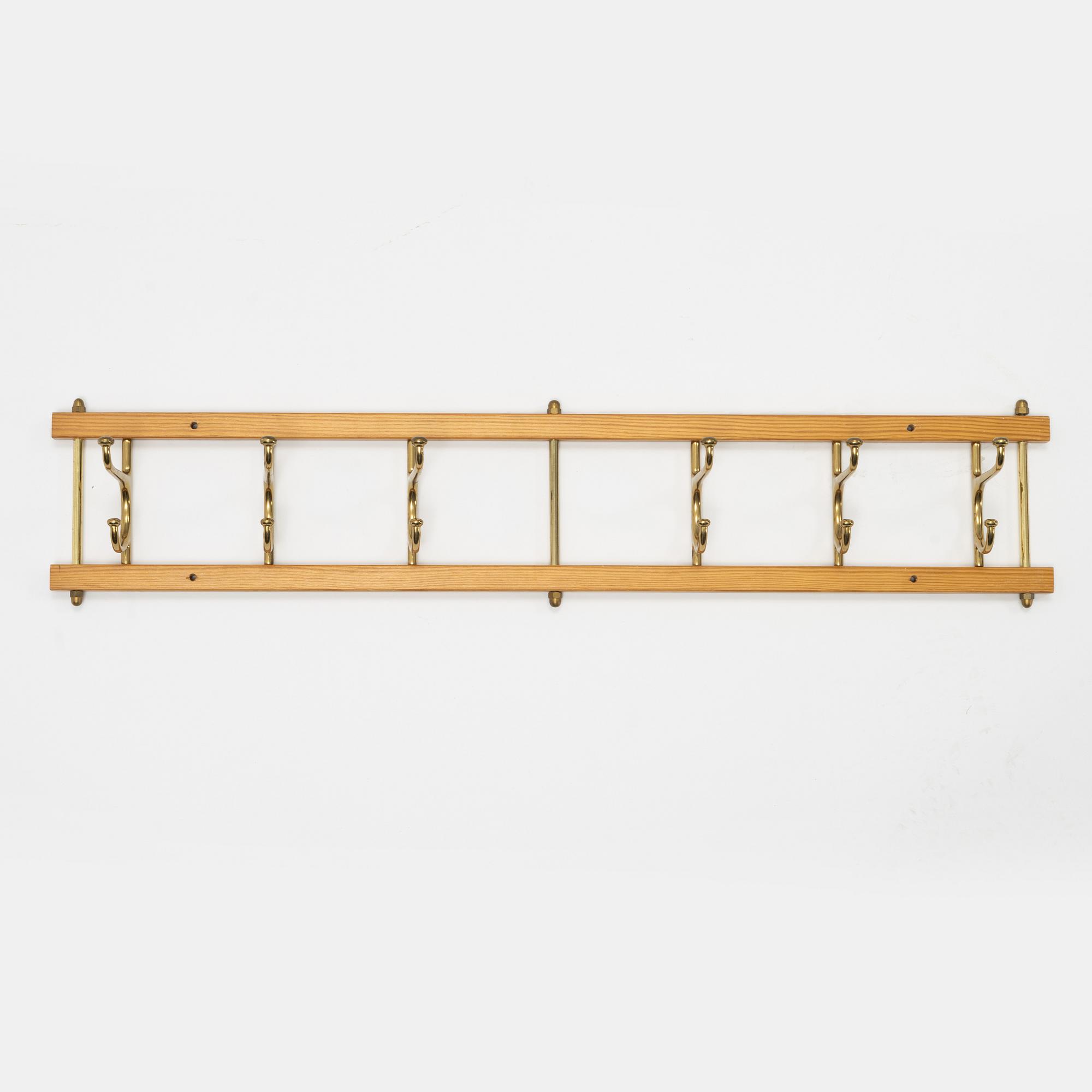 Klädhängare,  "Dekorativ", Skogslunds Metallgjuteri, Anderstorp, 1950/60-tal.