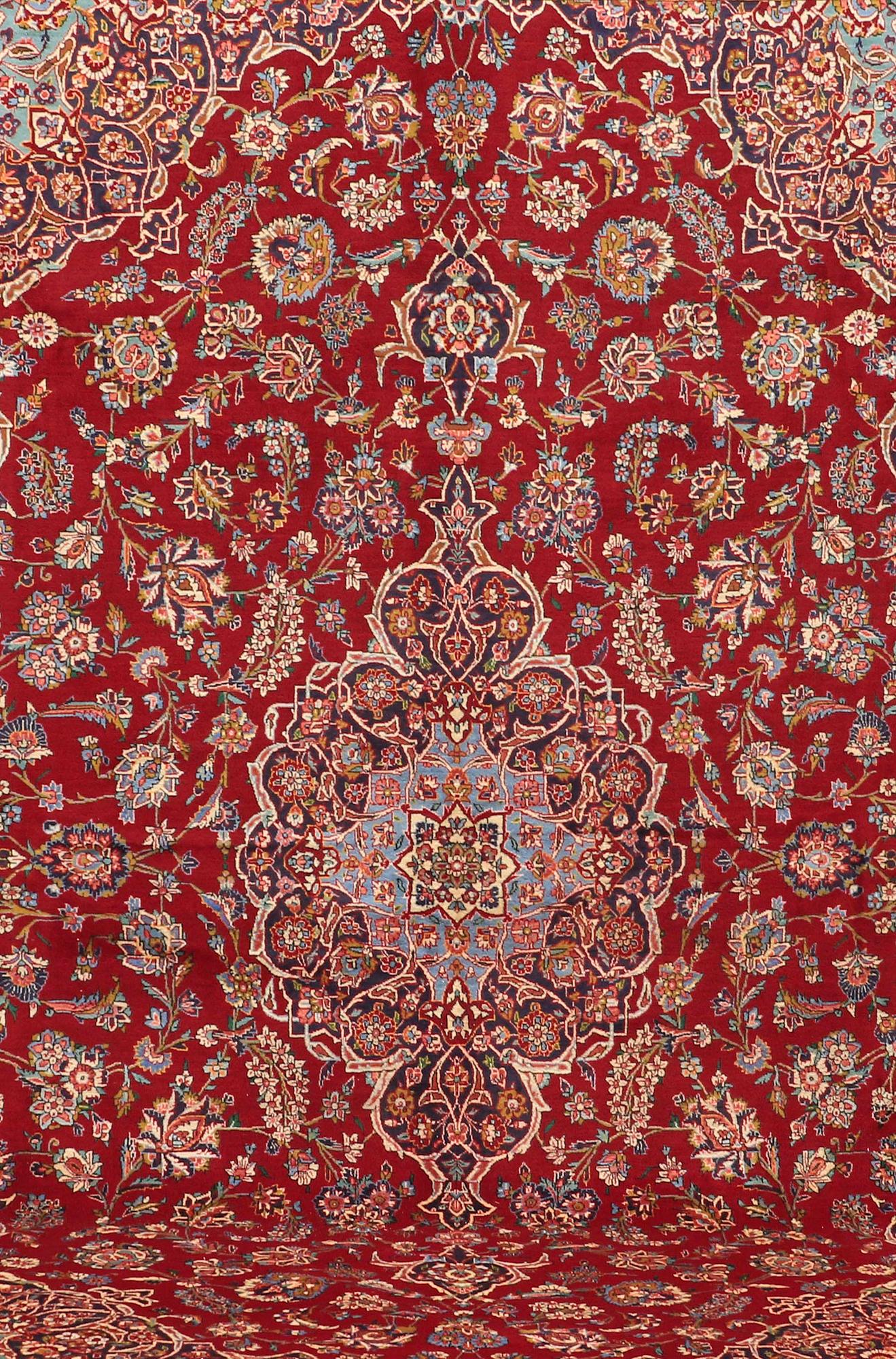 A carpet, Kashan, ca 424 x 308 cm.