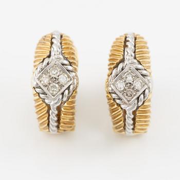 Hoop earrings, 18K gold with octagonal-cut diamonds.
