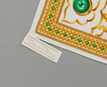 SCARF, "Volupté", Oscar de la Renta.