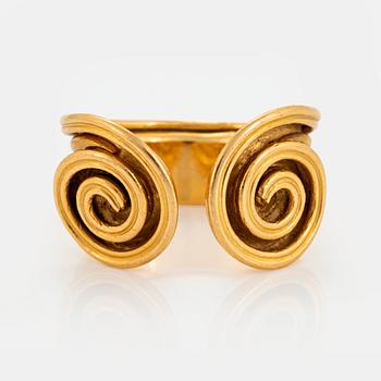 1024. An 18K gold Ilias Lalaounis ring.