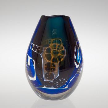 An Edvin Öhrström 'Ariel' glass vase, Orrefors 1986.