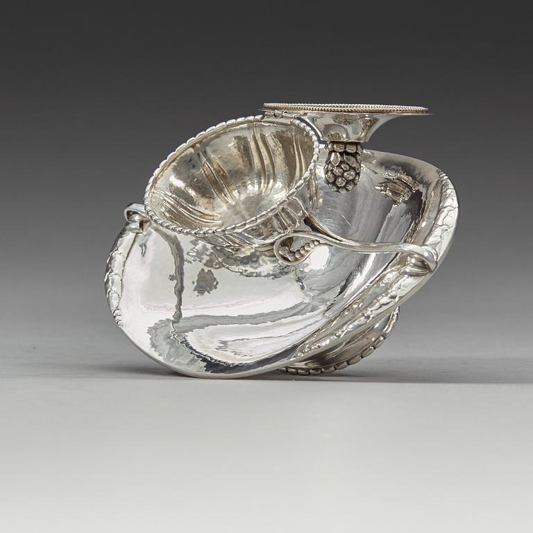 Georg Jensen, a bowl/dish, Copenhagen ca 1915-19, 830/1000 silver,