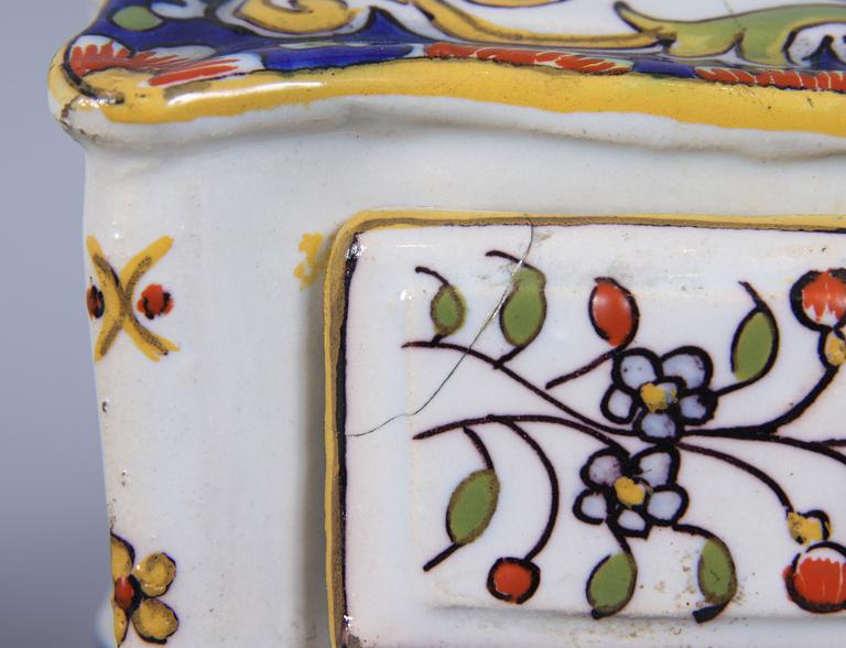 MINIATYRER, 3 st, fajans, 1900-talets första hälft.