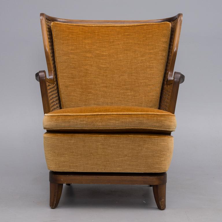 FÅTÖLJ, märkt Paul Boman Kunglig Svensk hovleverantör. Finland 1930-tal.