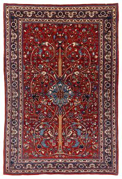 396. An antique/semi-antique, Teheran carpet, ca 314 x 211 cm.