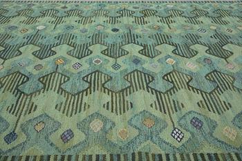 Barbro Nilsson, a carpet, "Kringelikroka, grön" ("Finspong"), flat weave, ca 227,5-231,5 x 174,5-178,5 cm, signed AB MMF BN.