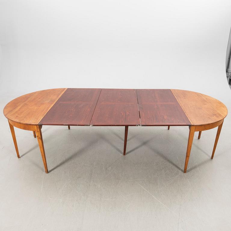 Dining table, turn of the 20th century.