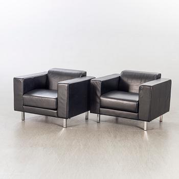 A PAIR OF LOUNGE CHAIRS MARTELLA LARGO 21TH CENTURY.