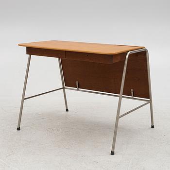 Arne Jacobsen, skrivbord för lärare, för Munkegaardskolen, Fritz Hansen, 1950-tal.