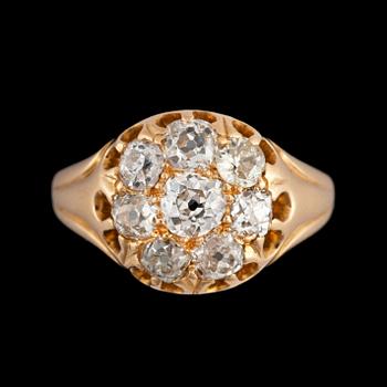 161. RING, 18k guld med gammalslipade diamanter totalt ca 1.50 ct. Stockholm. Vikt 7g.