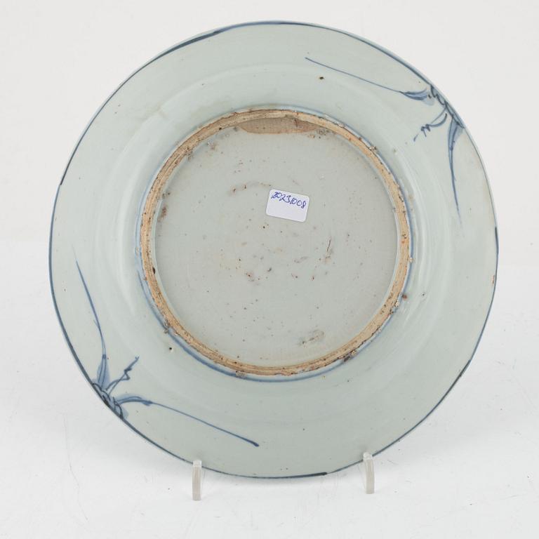 A blue and white kraak dish, Ming dynasty, Wanli (1572-1622).