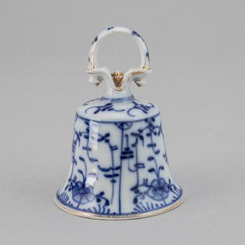 Royal Copenhagen, a porcelaine service, 'Musselmalet', Denmark. (63 pc).
