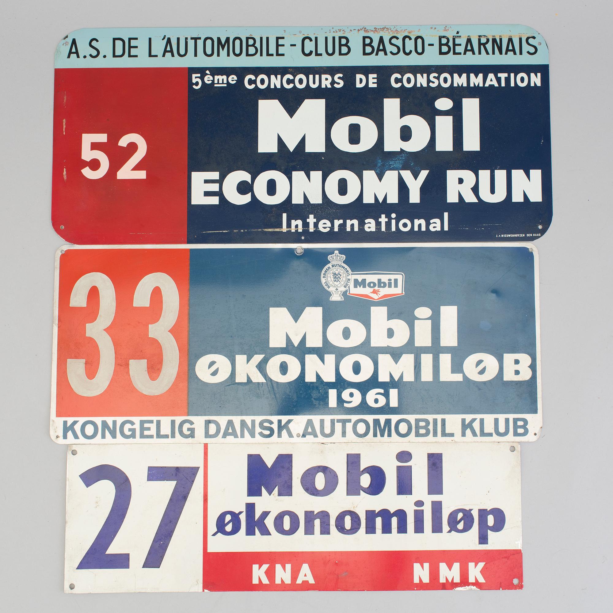 SKYLTAR, målad plåt, 1960-tal.