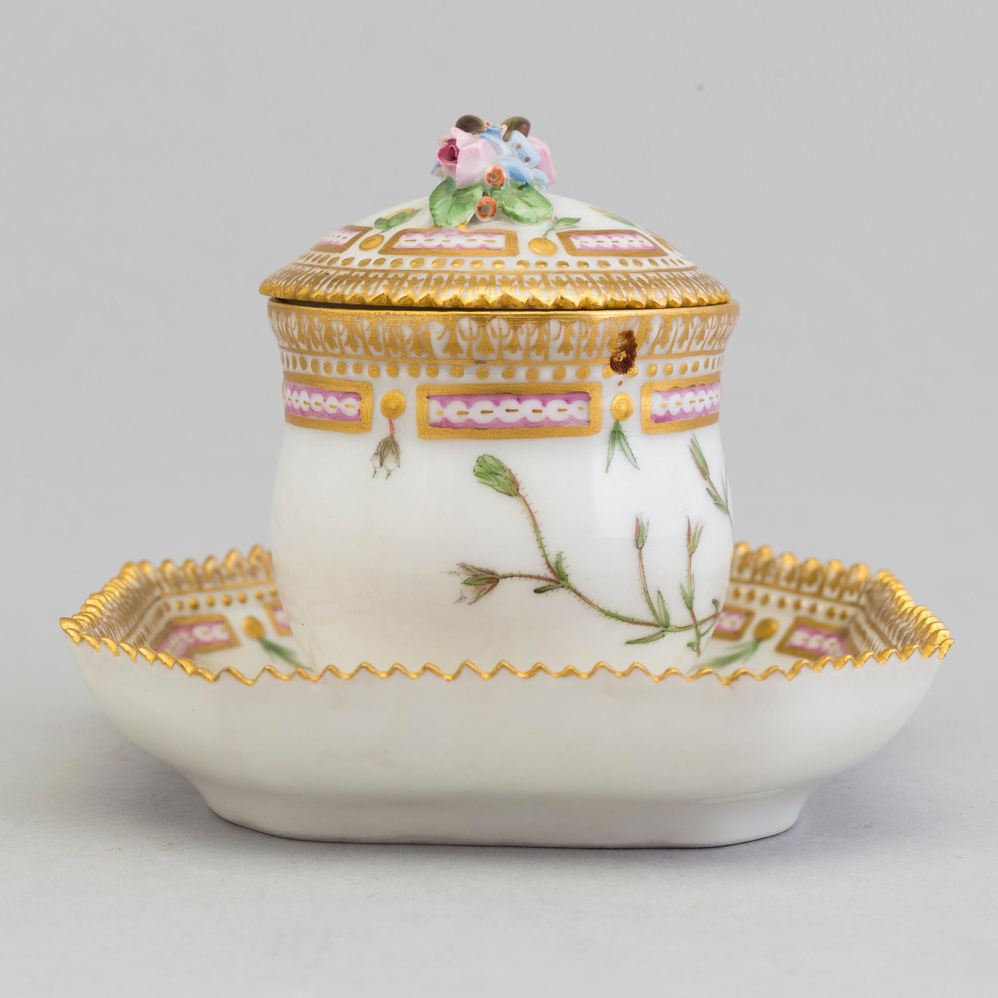 A Royal Copenhagen 'Flora Danica' custard cup with lid and plate model #3514 and #3515.