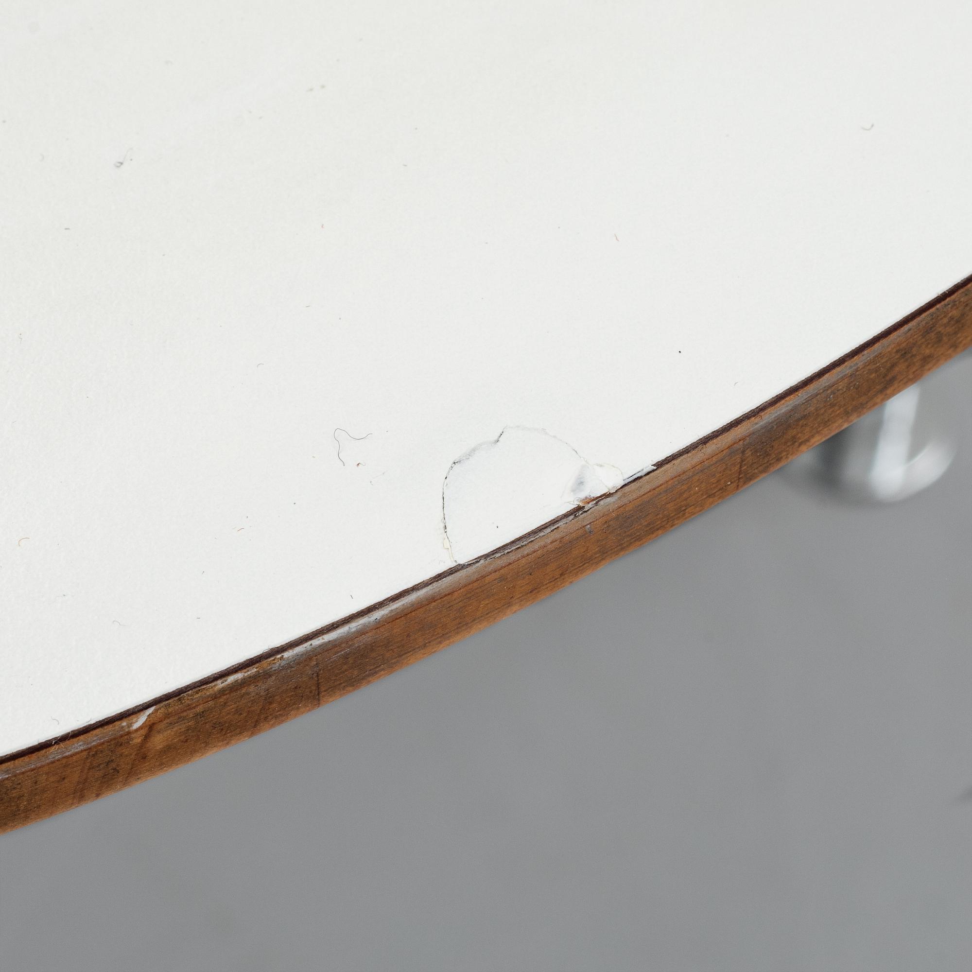 Bruno Mathsson & Piet Hein, a 'Superellips' dining table, Bruno Mathsson International, 2005.
