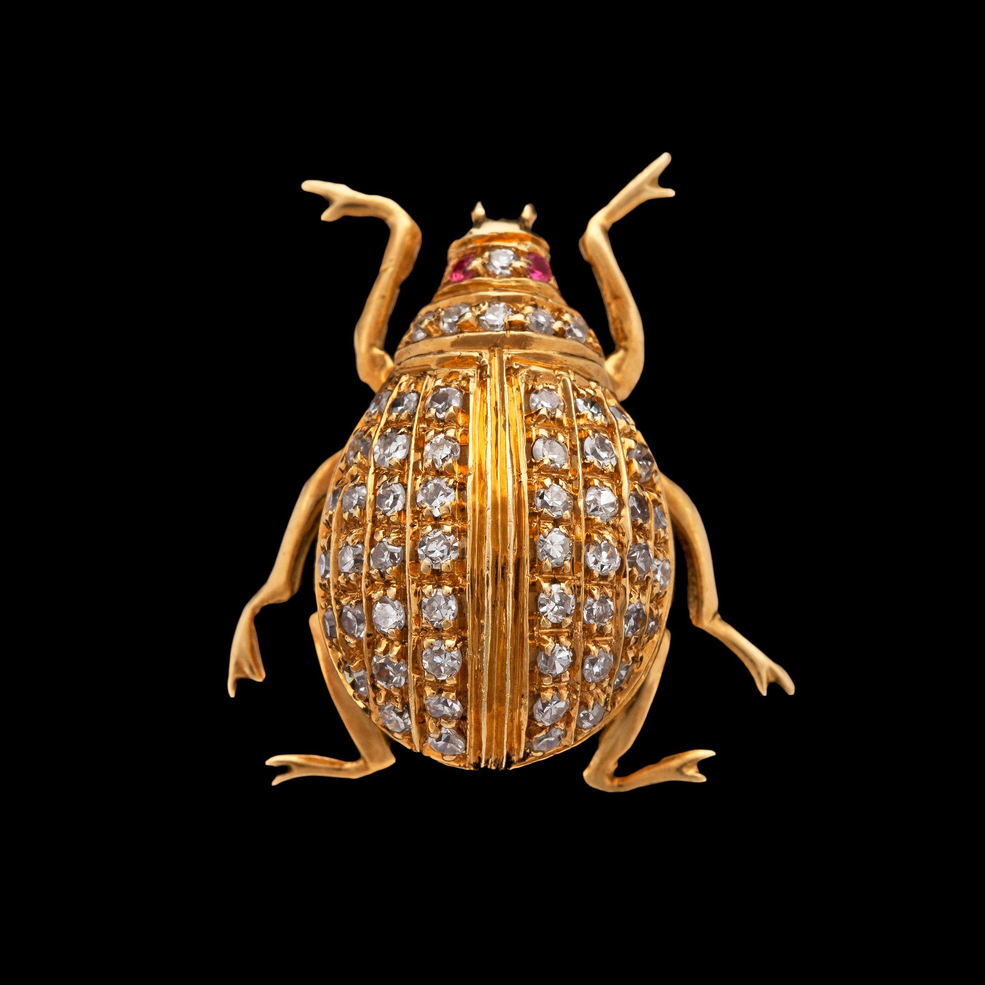 A brilliant cut diamond bug brooch, tot. app. 0.50 cts.