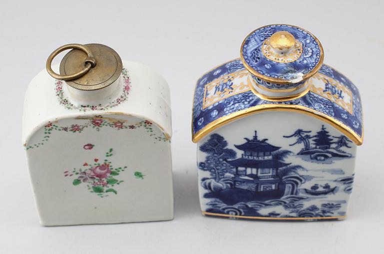 TEDOSOR, 2 st, porslin, Kina, 1700-tal.