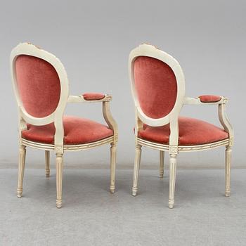 KARMSTOLAR, ett par, gustaviansk stil, 1900-talets mitt.