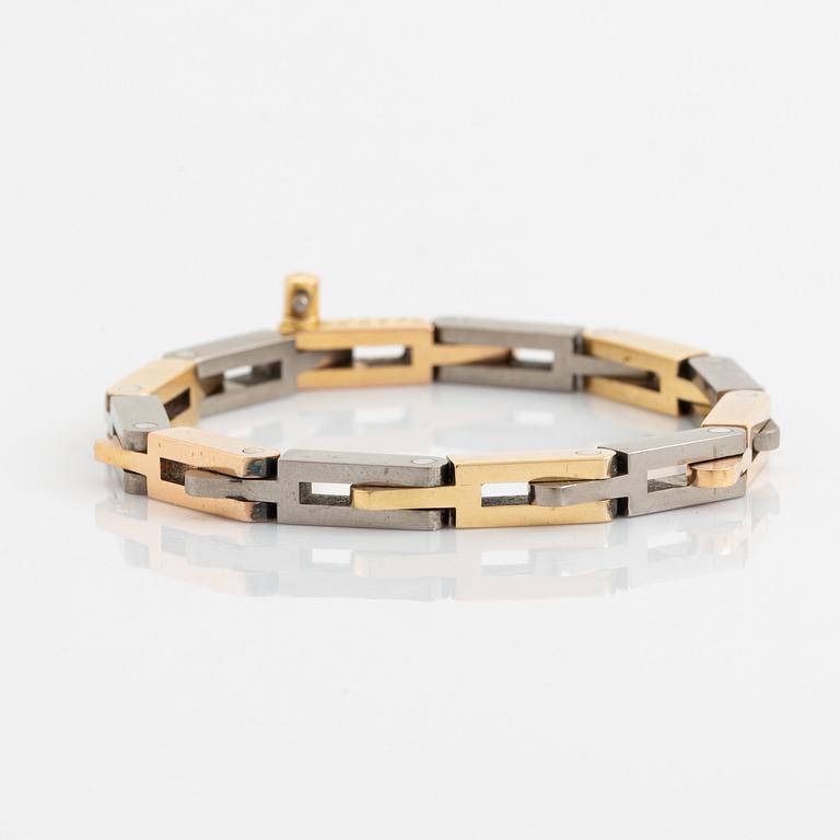 Glenn Roll, 18K gold bracelet.