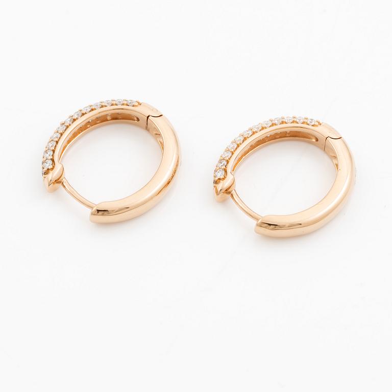 Hoop earrings 18K  gold with brilliant-cut diamonds.