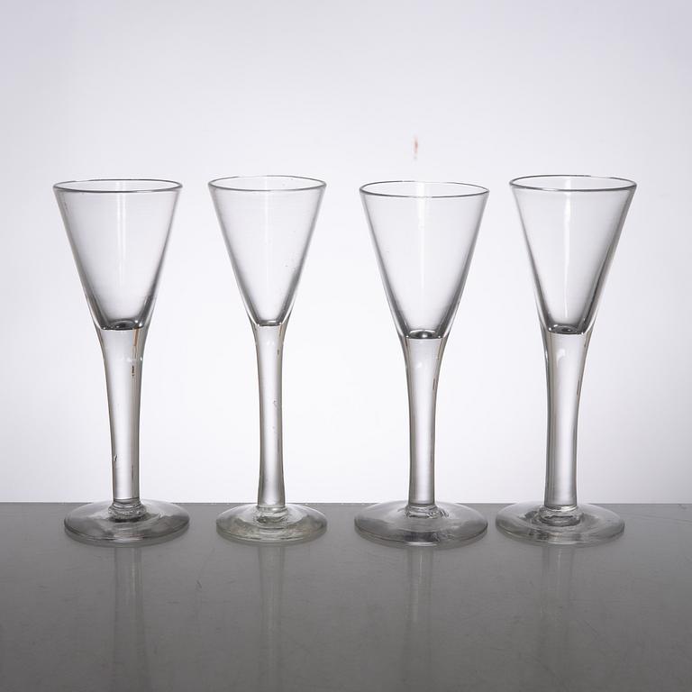 Spetsglas, 6 st, 1700-tal och spetsglas, 4 st, omkring år 1900.