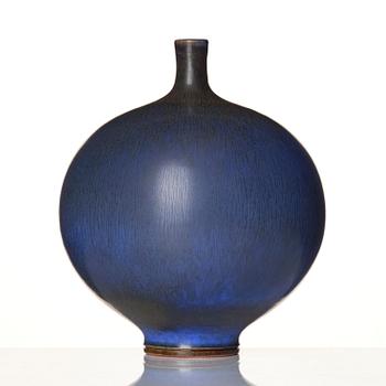 Berndt Friberg, a stoneware vase, Gustavsberg Studio 1975.
