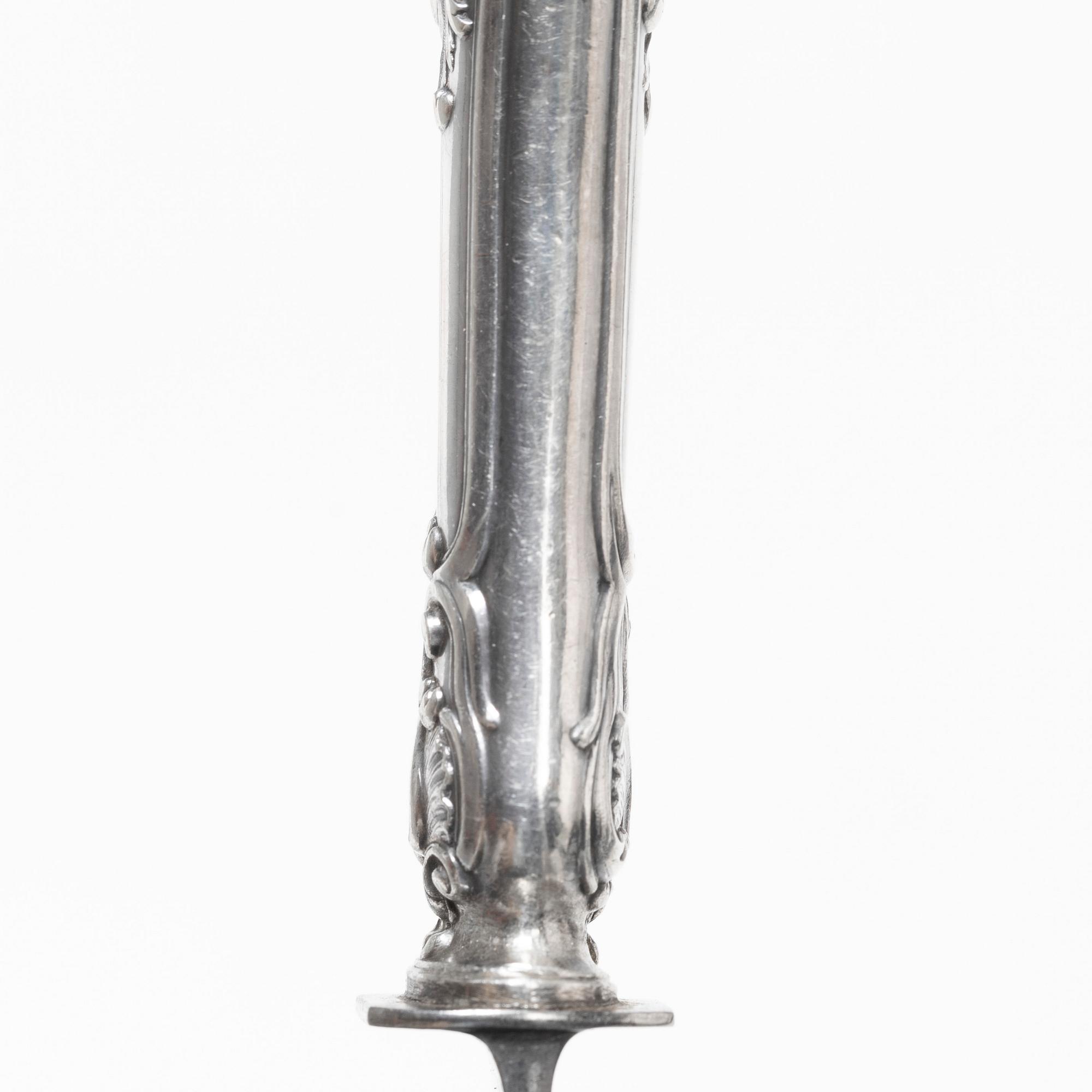 Twelve French silver knives, Hènin & Cie, Paris, circa 1900.