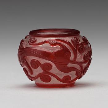 A peking glass brush-water pot, circa 1900.