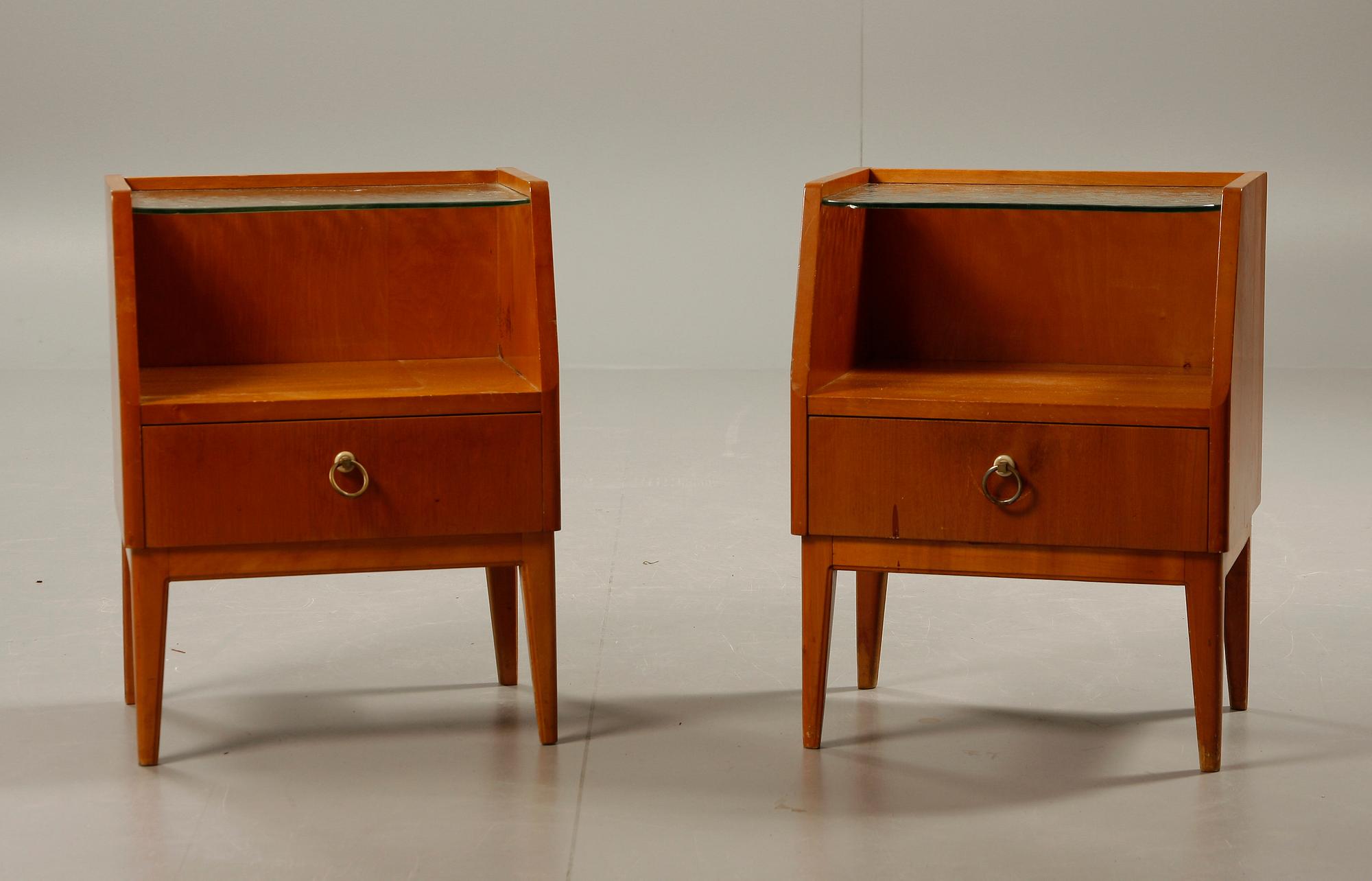 SÄNGBORD, ett par, 1900-tal.