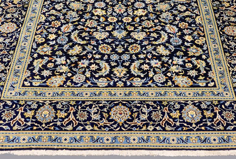 A carpet, Keshan, 291 x 190 cm.