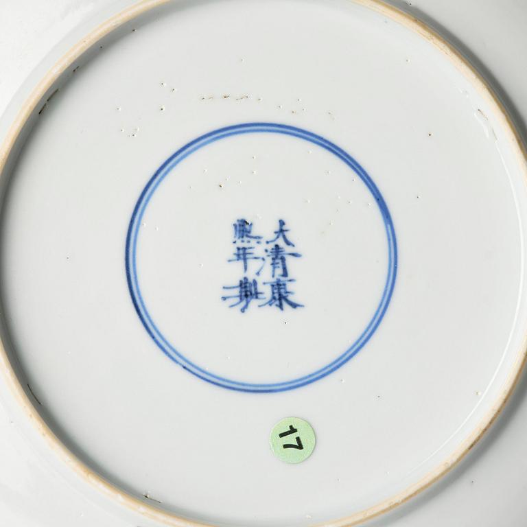 Two famille verte dishes, Qing dynasty, Kangxi (1662-1722).