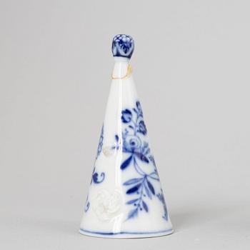 Meissen, 68 pieces of a porcelain dinner service, "Blue Onion", Germany, early 20th century.