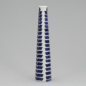 VAS, fajans Stig Lindberg samt VAS, porslin, Karin Björqvist Gustavsberg, 1950-tal.