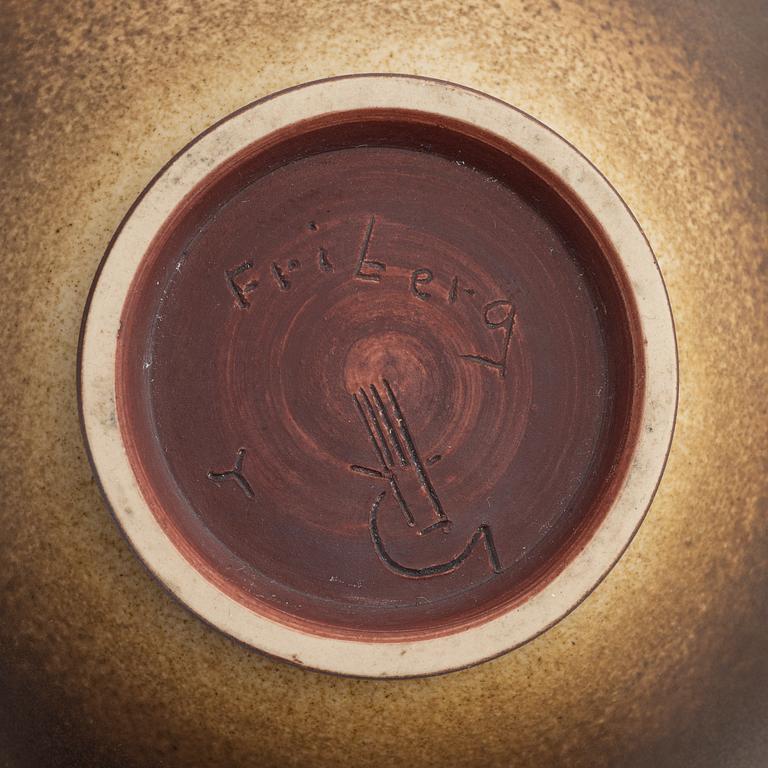 A set of three earthenware bowls by Berndt Friberg for Gustavberg studio, Sweden, 1954-1968.