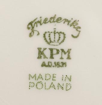 MATSERVIS, 66 del, porslin, Royal Ivory, KPM, 1900-talets mitt.