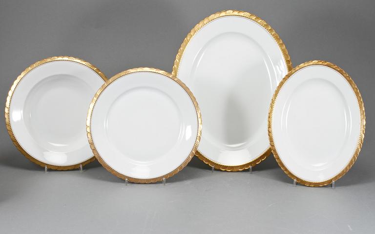 MATSERVIS, porslin, 70 delar, Tjeckoslovakien, 1900-talets senare hälft.