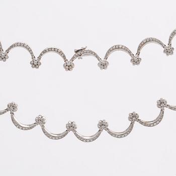 NECKLACE 18K whitegold w brilliant-cut diamonds approx 3,5 ct in total.