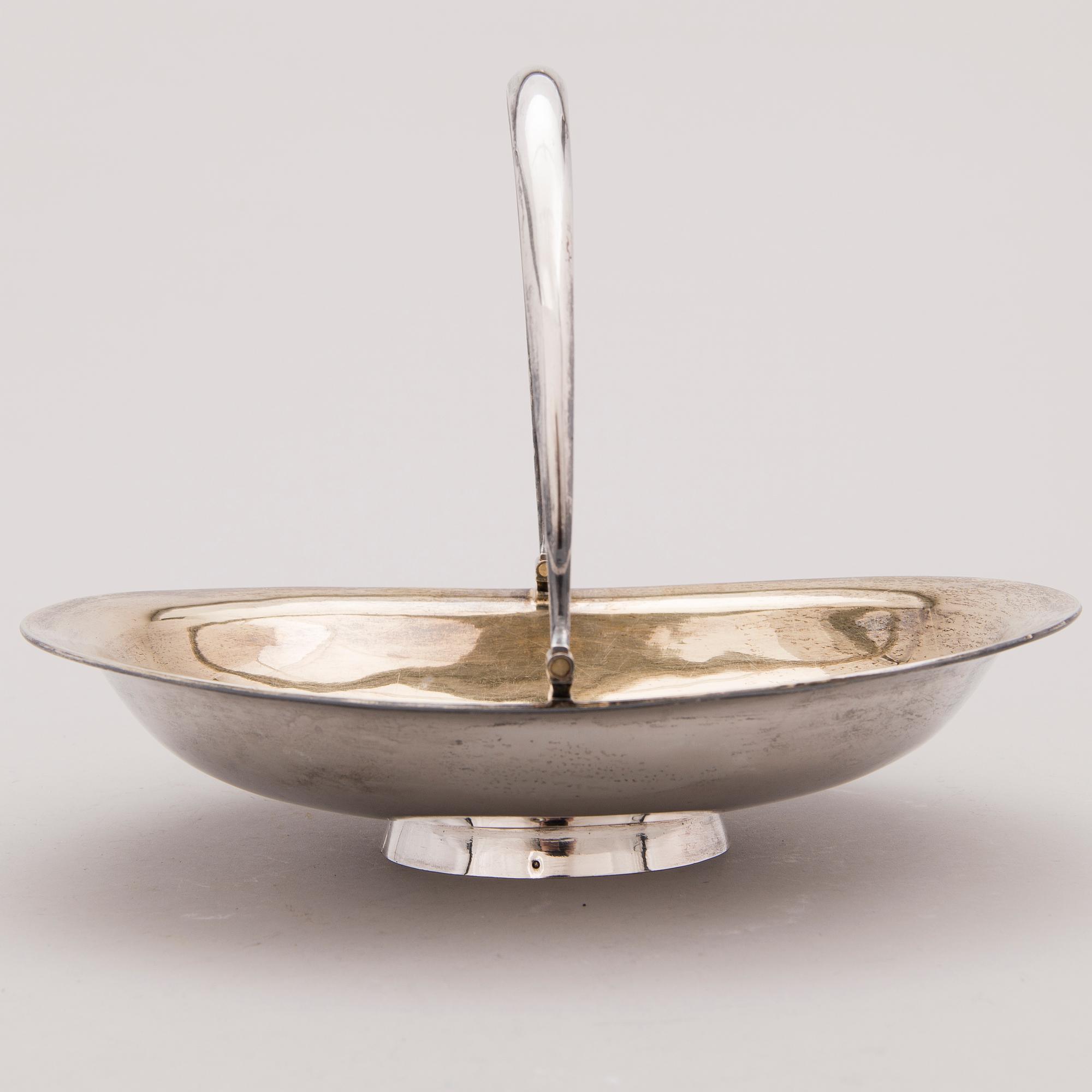 KARL JÄRVELÄINEN, BRÖDKORG, silver, S:t Petersburg 1865.