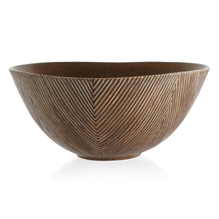 Stoneware bowl by Axel Salto, Royal Copenhagen, incised signature, around mid 20th century.