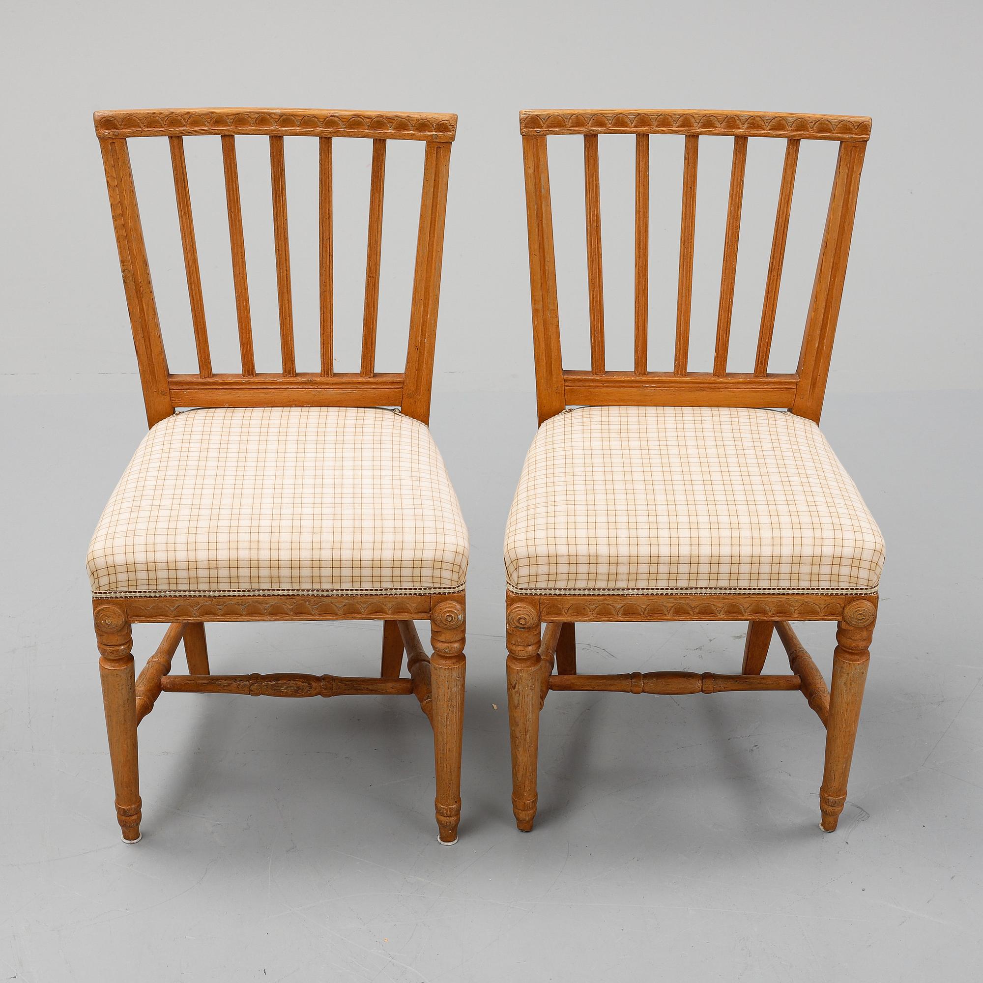 A pair of gustavian chairs, early 19th century.