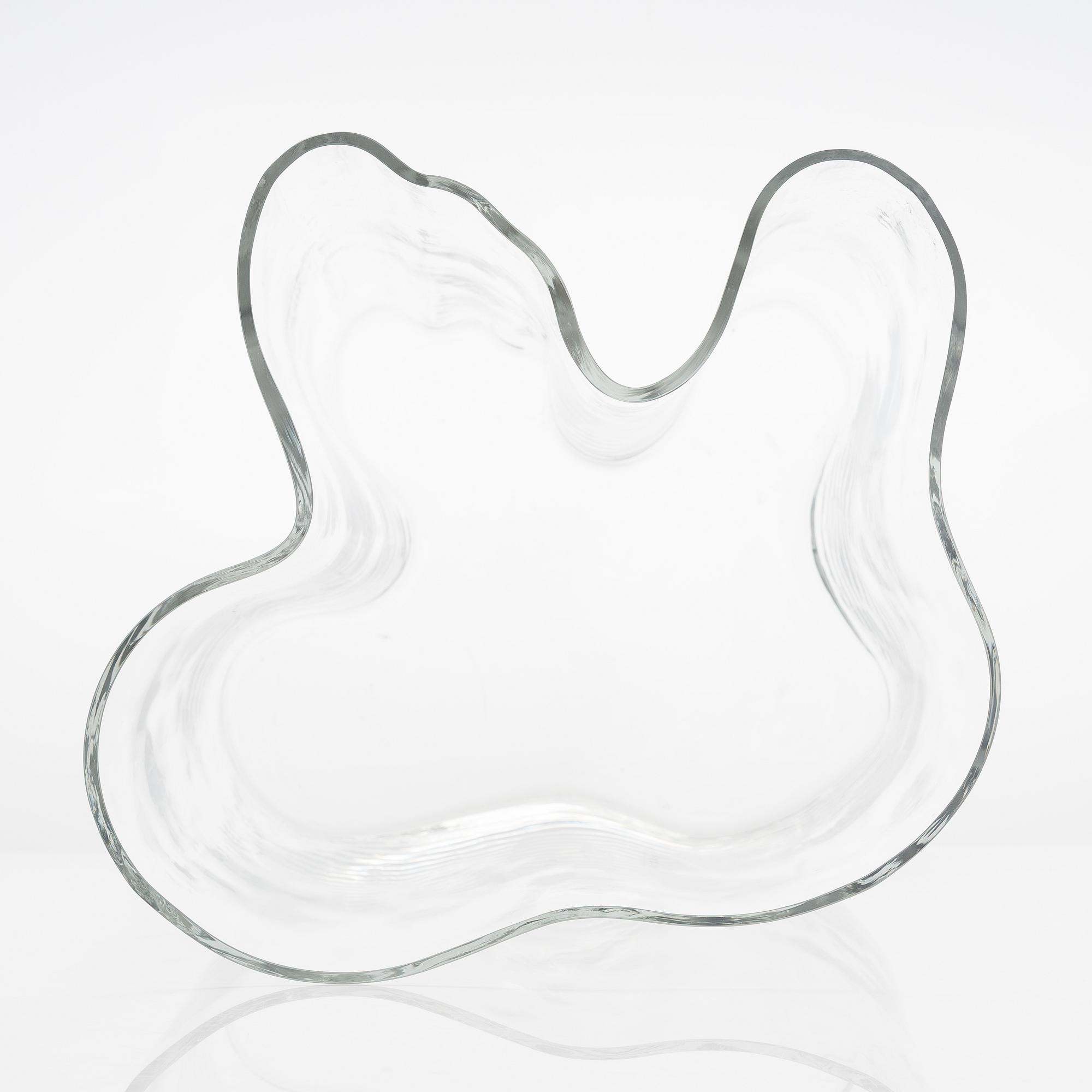 Alvar Aalto,  maljakko, malli 3031, signeerattu Alvar Aalto 28/1985.