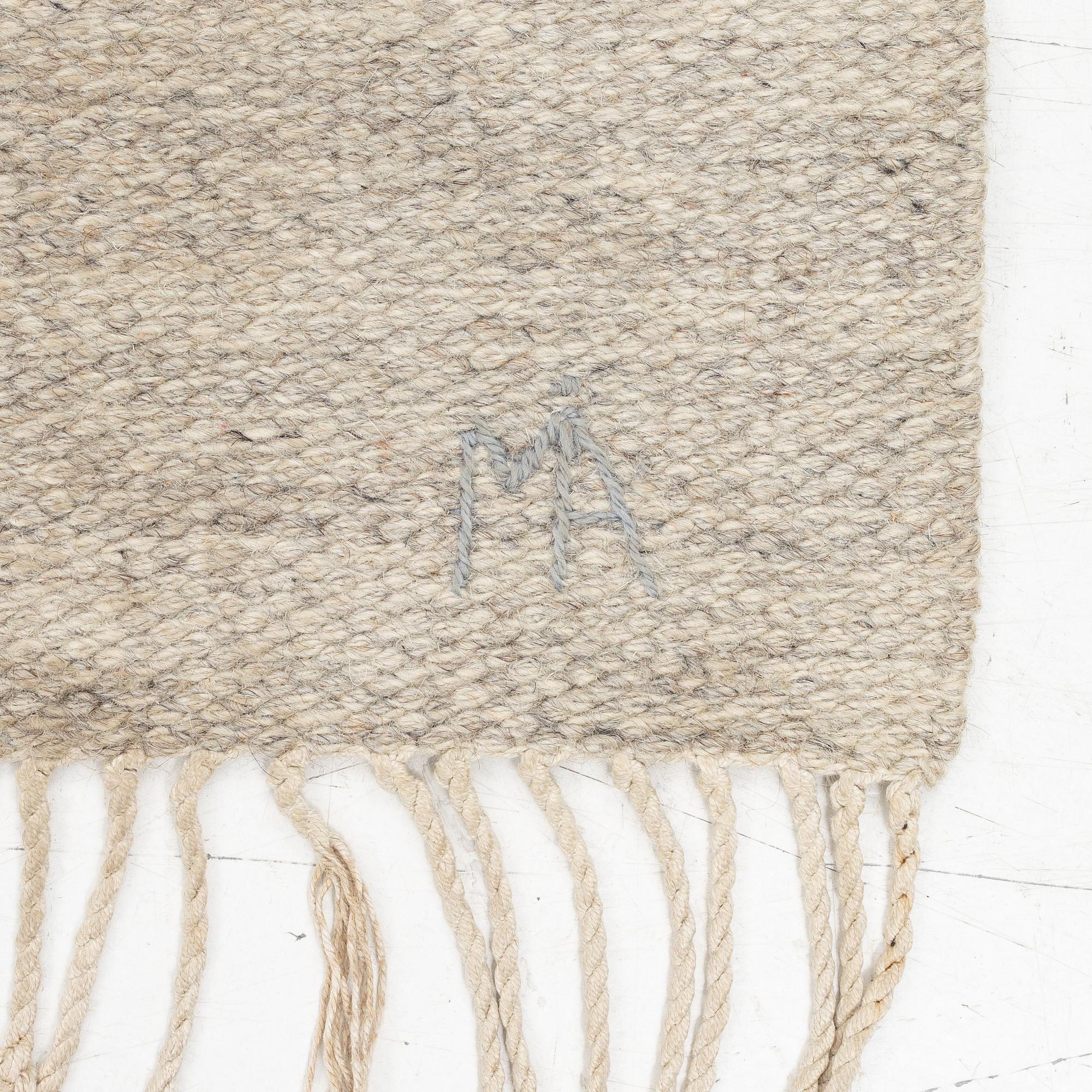 Margareta Åkerberg “Rödlöga” flatweave rug, 250 x 173 cm, signed MÅ.