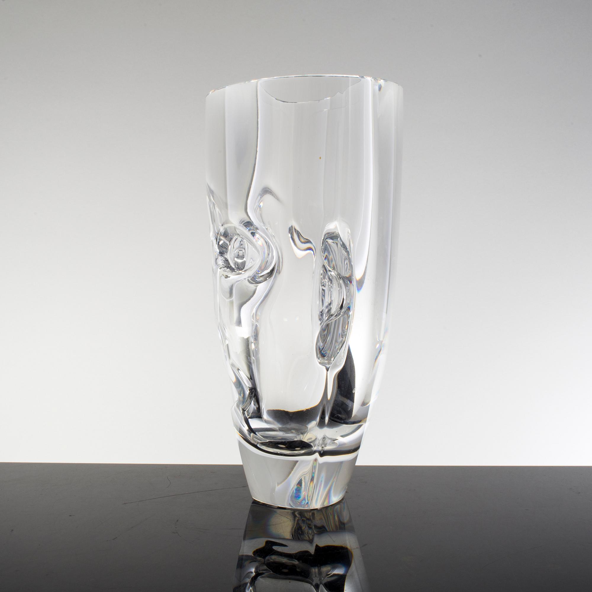 An Orrefors glass vase by Martti Rytkönen, "Ramses".