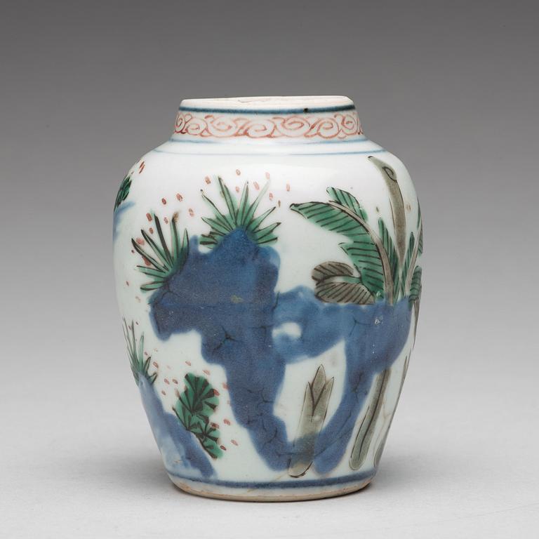 A small wucai Transitional jar, 17th Century.