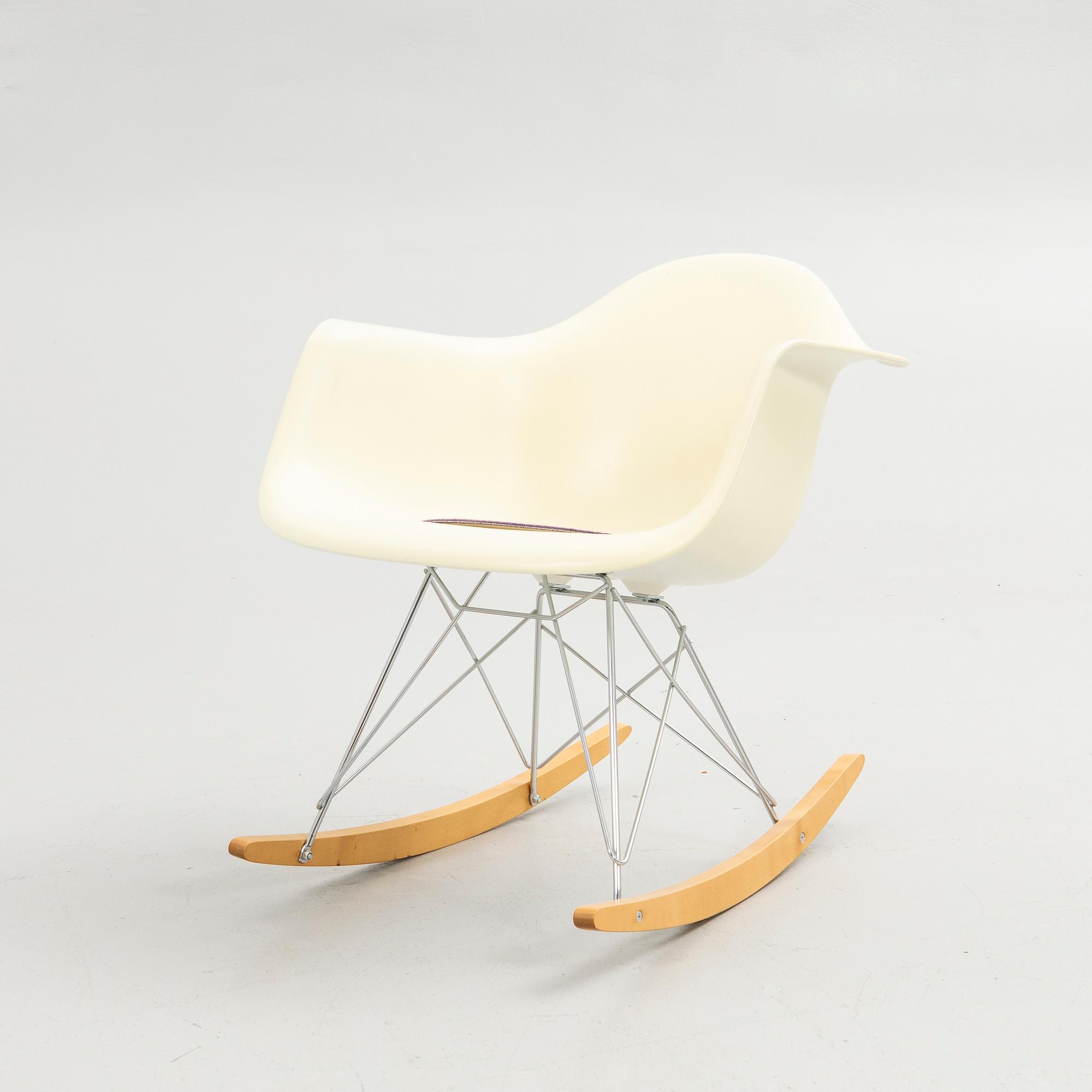 Charles & Ray Eames, Rocking chair, "Eames plastic armchair RAR", Vitra, 2005.