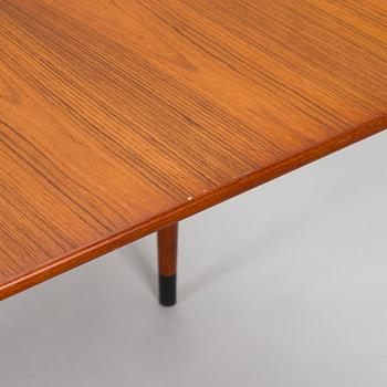 A mid 20th century dining table Niels O. Møller, J.L. Møllers Møbelfabrik, Denmark.