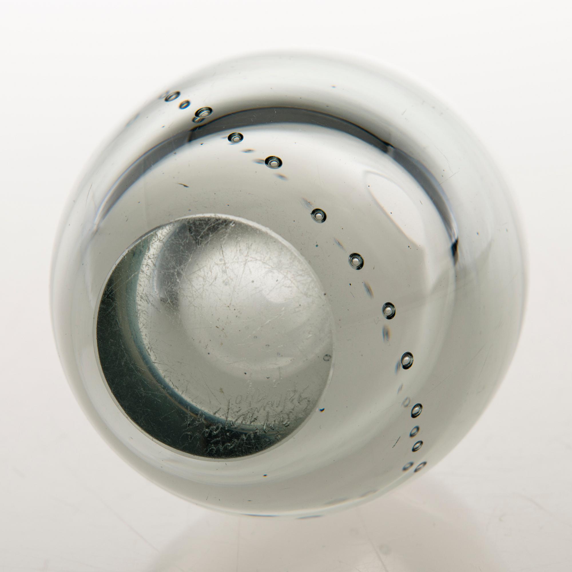 GUNNEL NYMAN, A 'String of Pearls' glass vase, signed G. Nyman, Nuutajärvi Notsjö -57.